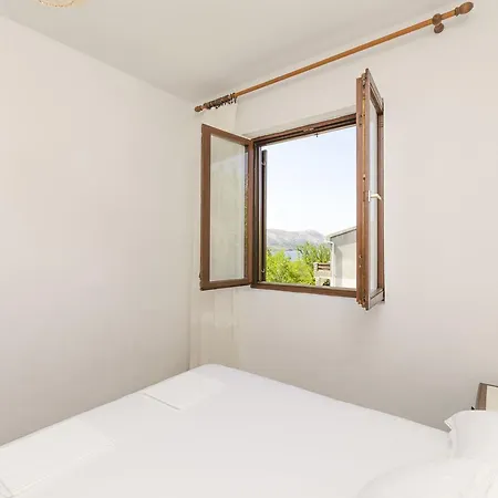 Spavalo Apartman Pag Town