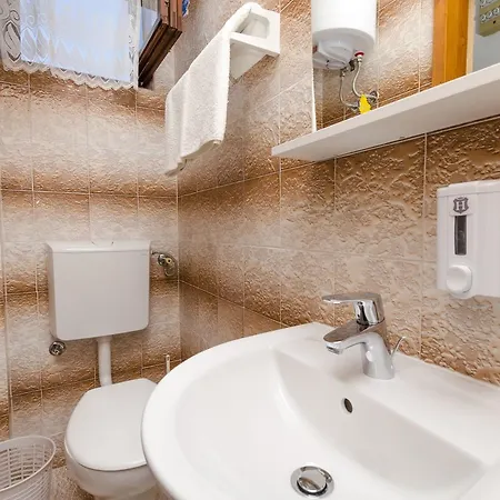 Spavalo Apartman *