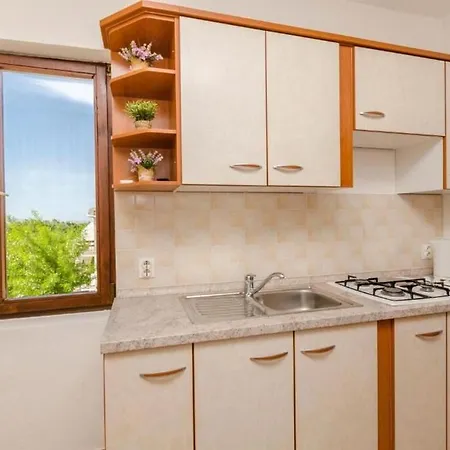 Spavalo Apartment *