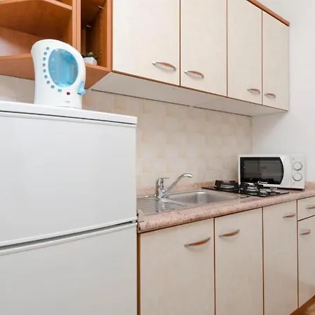 Spavalo Apartment Pag Town