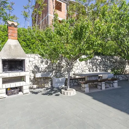 Spavalo Apartment