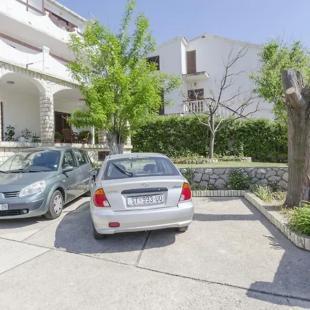 Spavalo Apartment *